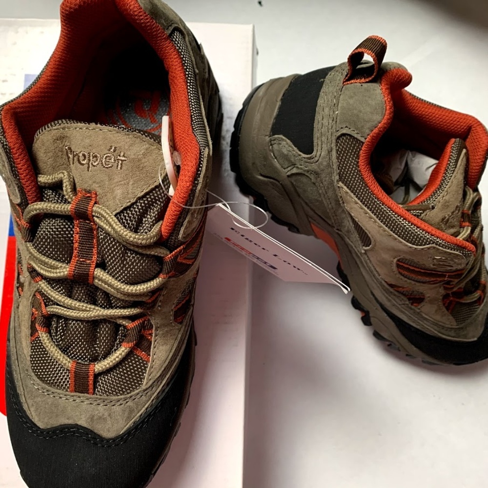 Propet Classic Taupe/gunsmoke size 7  Womens/New